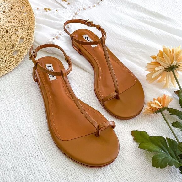 Bibi Lou leather T-strap sandals. - Picture 2 of 12